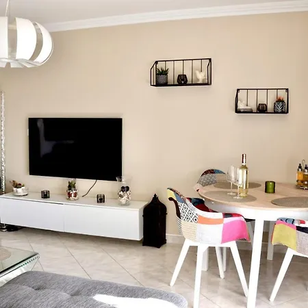 Bright And Quiet Nest With Nice View In Apartment *