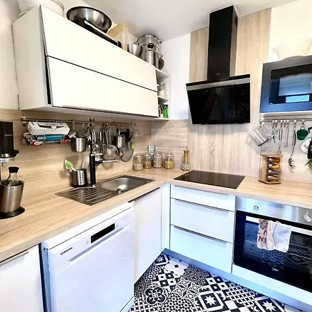 Bright And Quiet Nest With Nice View In *