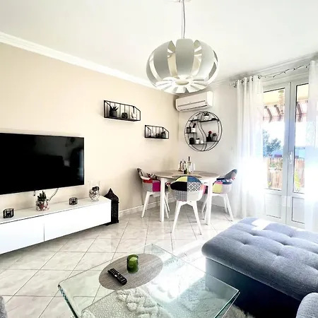 Apartment Bright And Quiet Nest With Nice View In *